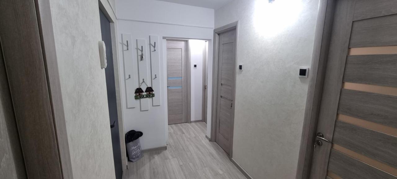 Ilona Apartament 3 Camere Râmnicu Vâlcea Buitenkant foto