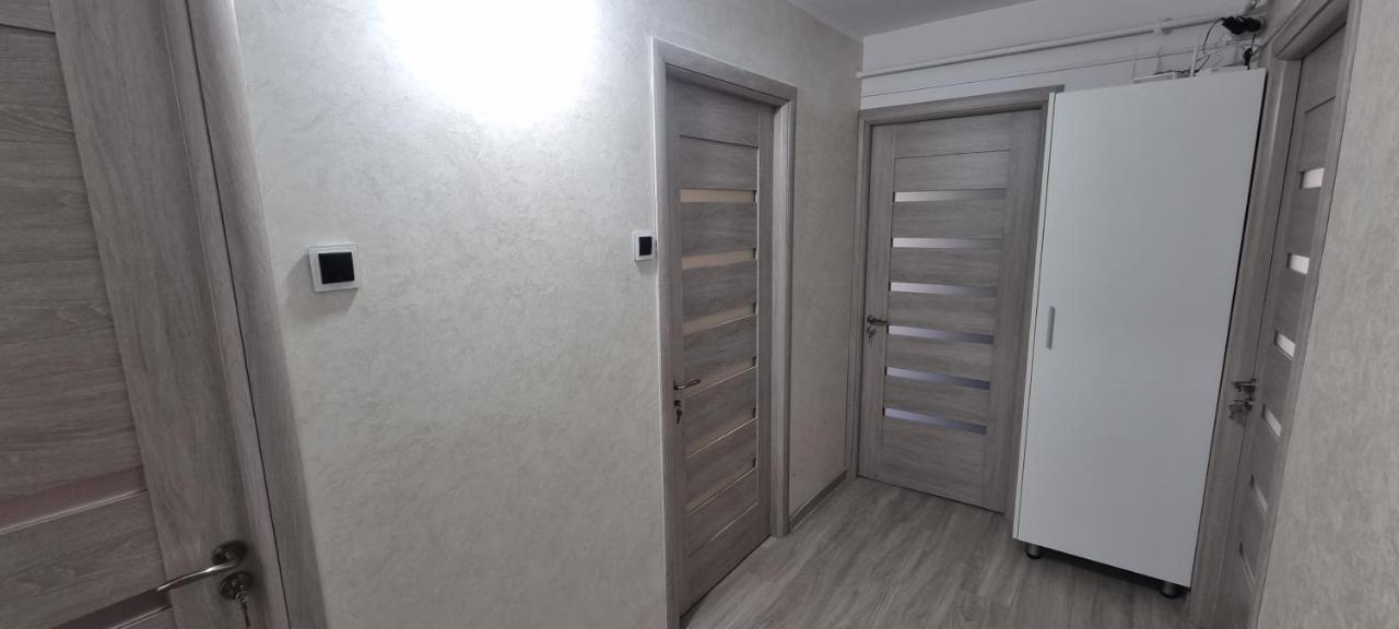Ilona Apartament 3 Camere Râmnicu Vâlcea Buitenkant foto