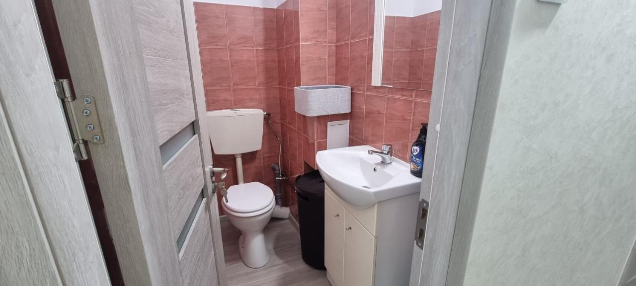 Ilona Apartament 3 Camere Râmnicu Vâlcea Buitenkant foto
