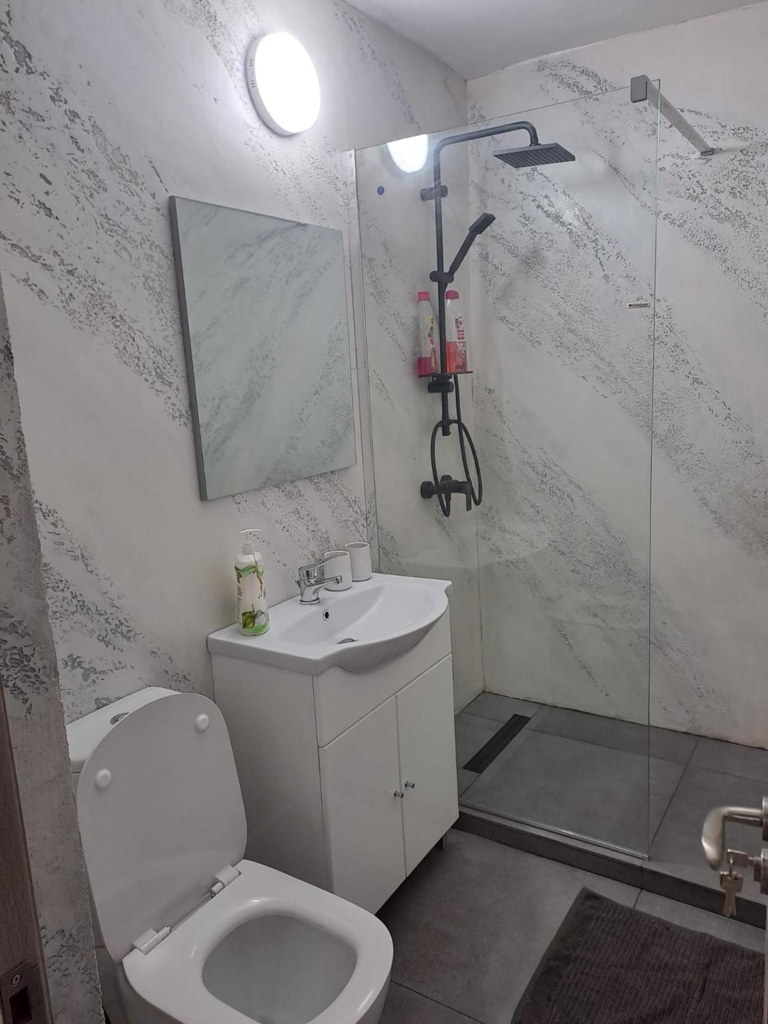 Ilona Apartament 3 Camere Râmnicu Vâlcea Buitenkant foto